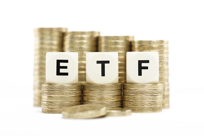 Quỹ ETF là gì? Năm 2022 có nên đầu tư quỹ ETF? So sánh Mutual fund, quỹ ETF và CFD
